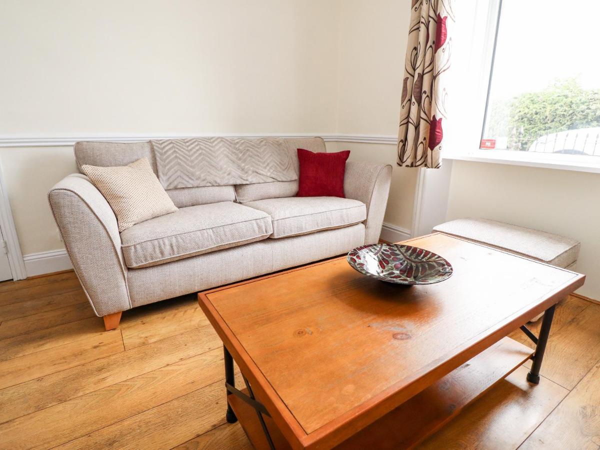 Kingfisher Cottage, 11 Airebank Terrace Скиптън Екстериор снимка