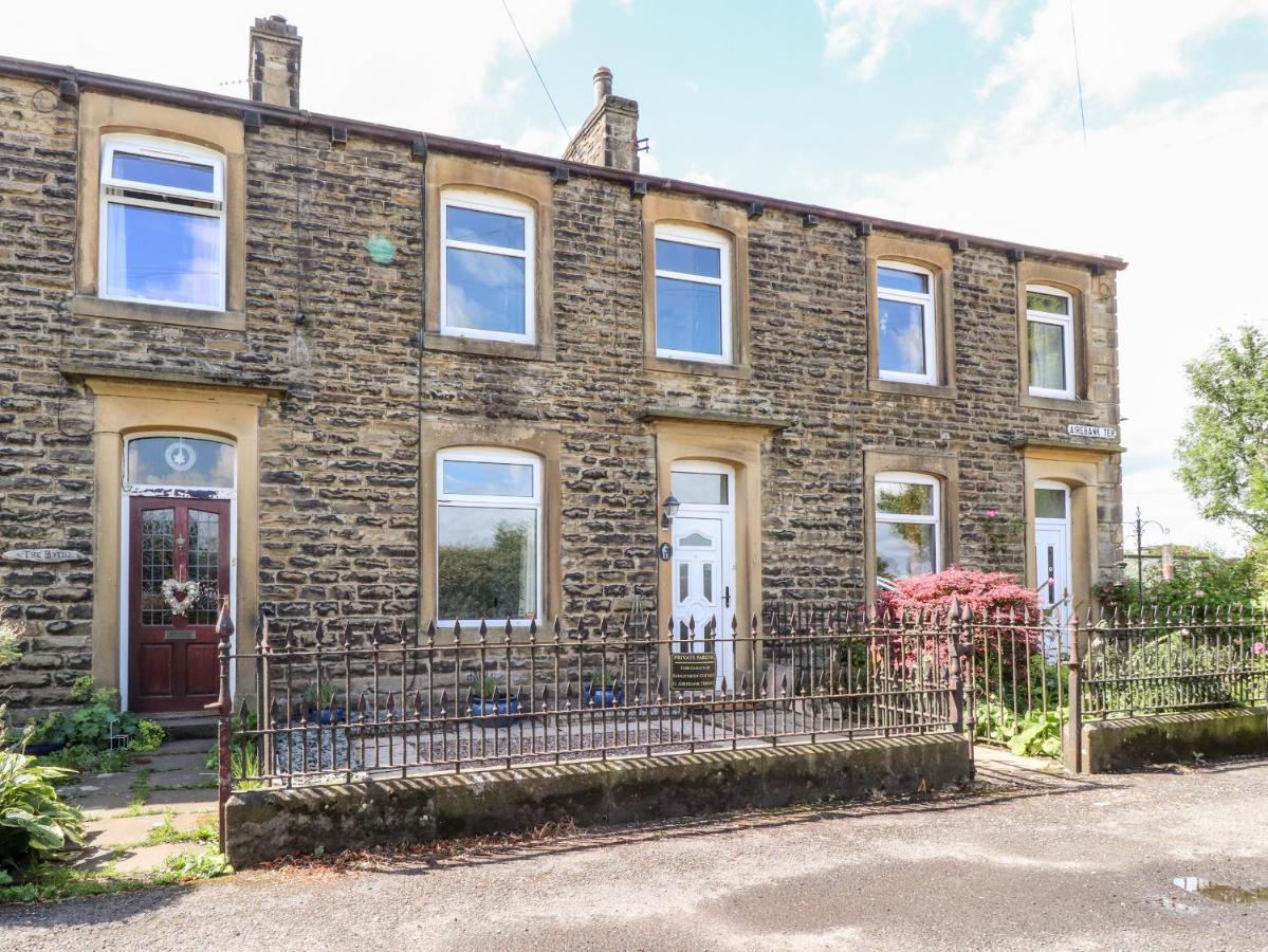 Kingfisher Cottage, 11 Airebank Terrace Скиптън Екстериор снимка