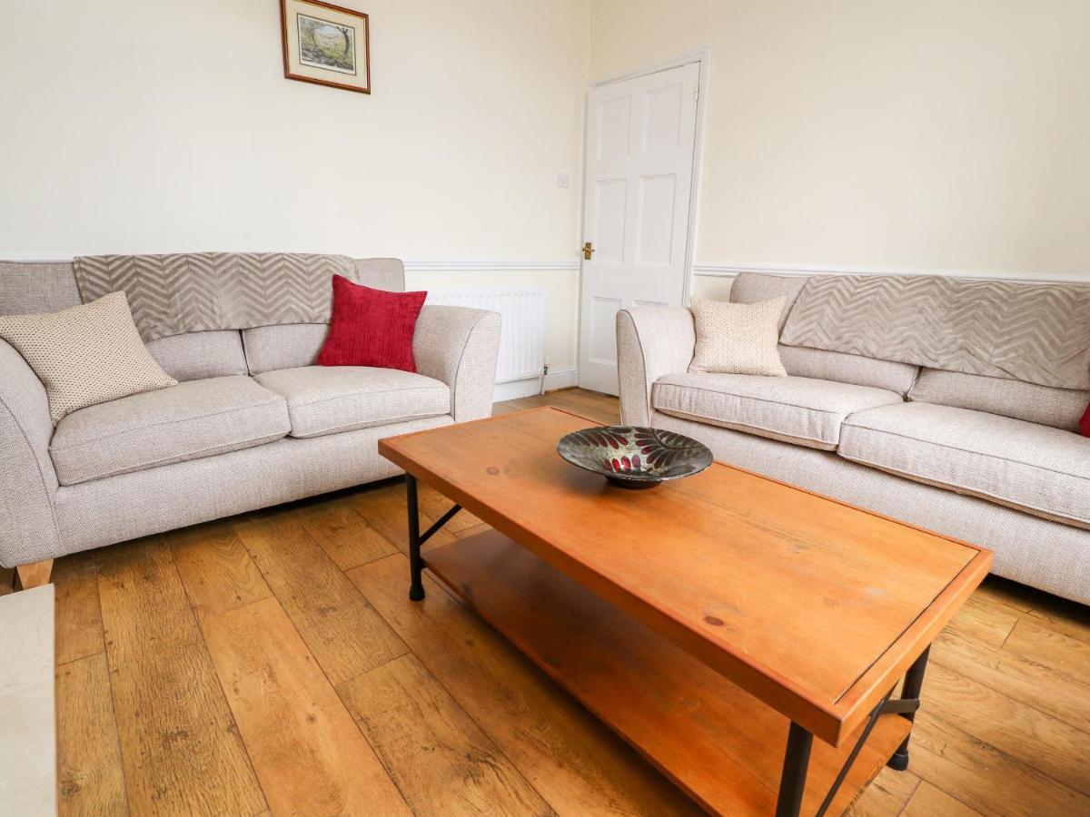Kingfisher Cottage, 11 Airebank Terrace Скиптън Екстериор снимка