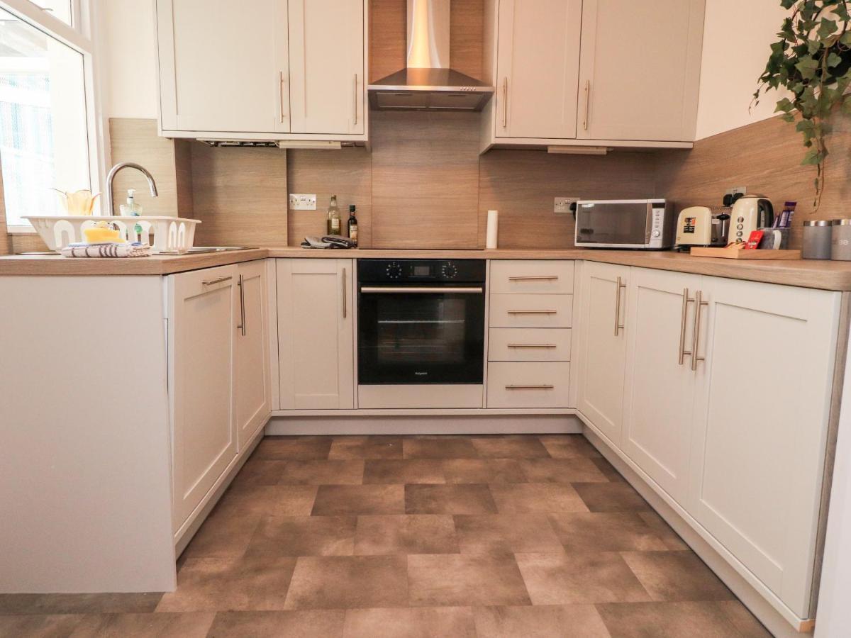 Kingfisher Cottage, 11 Airebank Terrace Скиптън Екстериор снимка