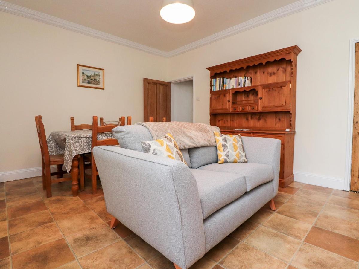 Kingfisher Cottage, 11 Airebank Terrace Скиптън Екстериор снимка